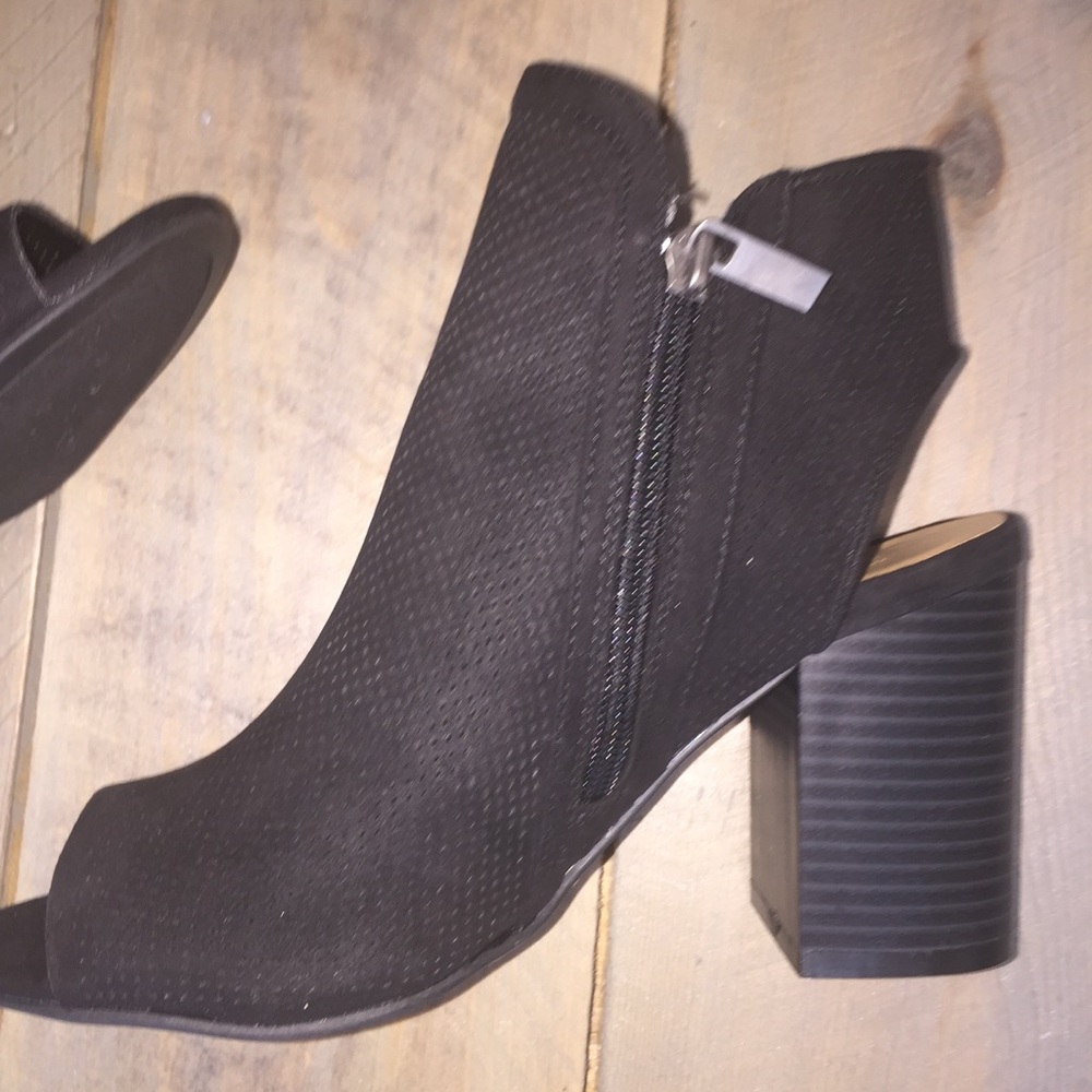 New fall winter black Peep Toe cut out booties - Picture 5 of 7